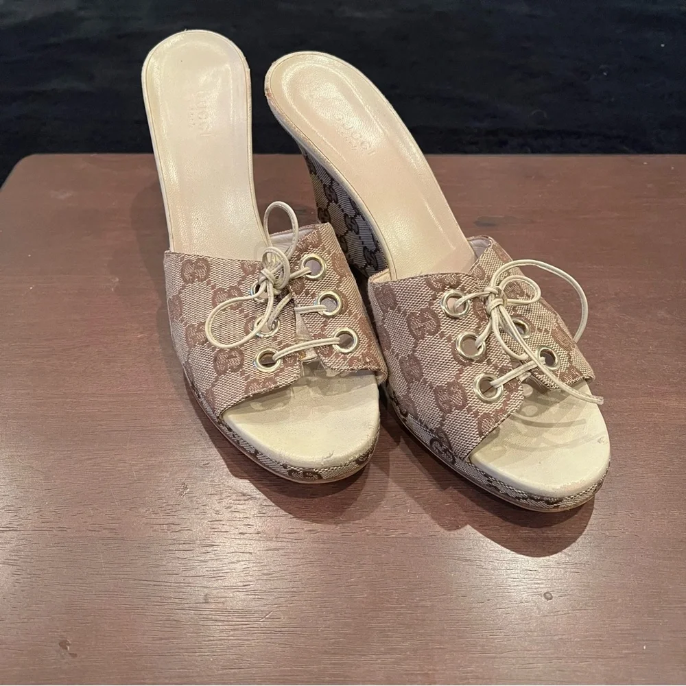 Gucci Beige GG Canvas Open Toe Wedge Heel Women’s Size 10 - Picture 1 of 10